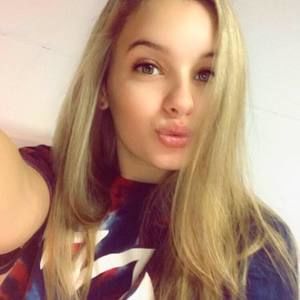 Meet your Posher, Olivia